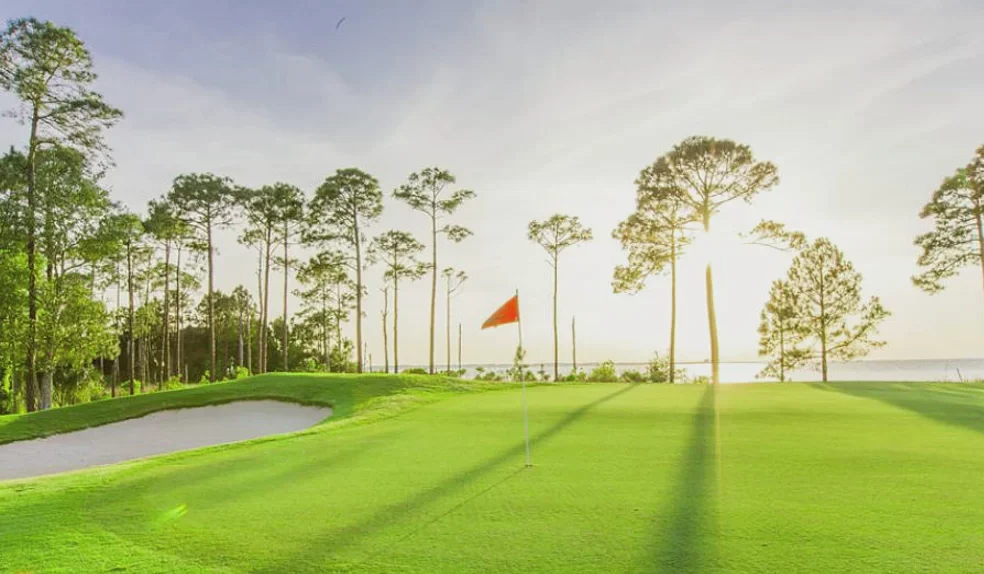 A GOLFER’S BEST EXCUSE? THE DISTRACTING BEAUTY OF 30A’S GOLF COURSES.