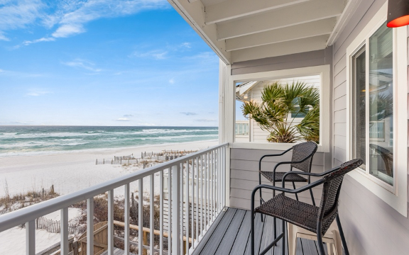 A gorgeous Oversee Vacation Home, Leeward II Unit 6 is all about the gulf-front view.