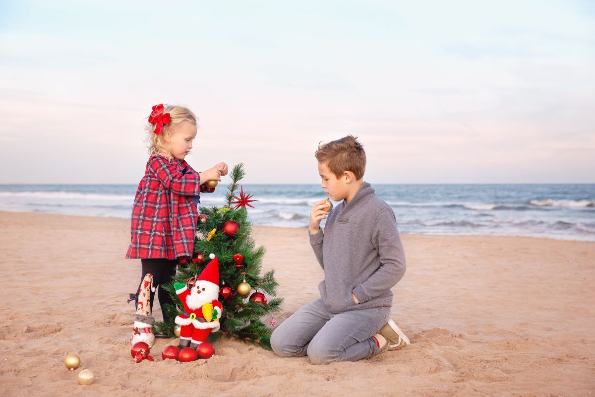 CHRISTMAS SEASON AND NEW YEAR’S EVE ON 30A. COASTAL HOLIDAY MAGIC!